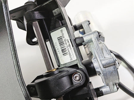 2023 BMW R1250RT RTP K52 Windshield Mount & Adjustment Motor 46638394399 {{ shop.shopifyCountryName }} - Mototech271