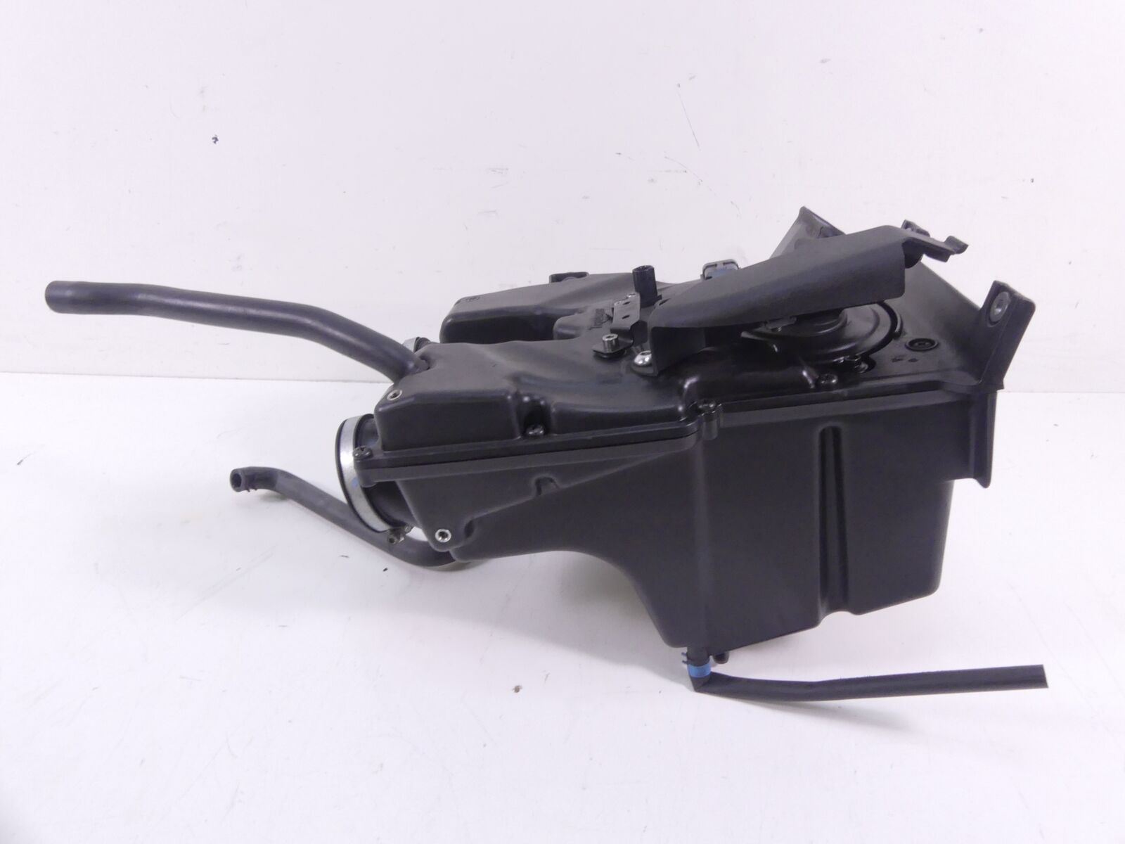 2013 Triumph America EFI Air Box Filter Breather Cleaner & Covers T2208495 {{ shop.shopifyCountryName }} - Mototech271