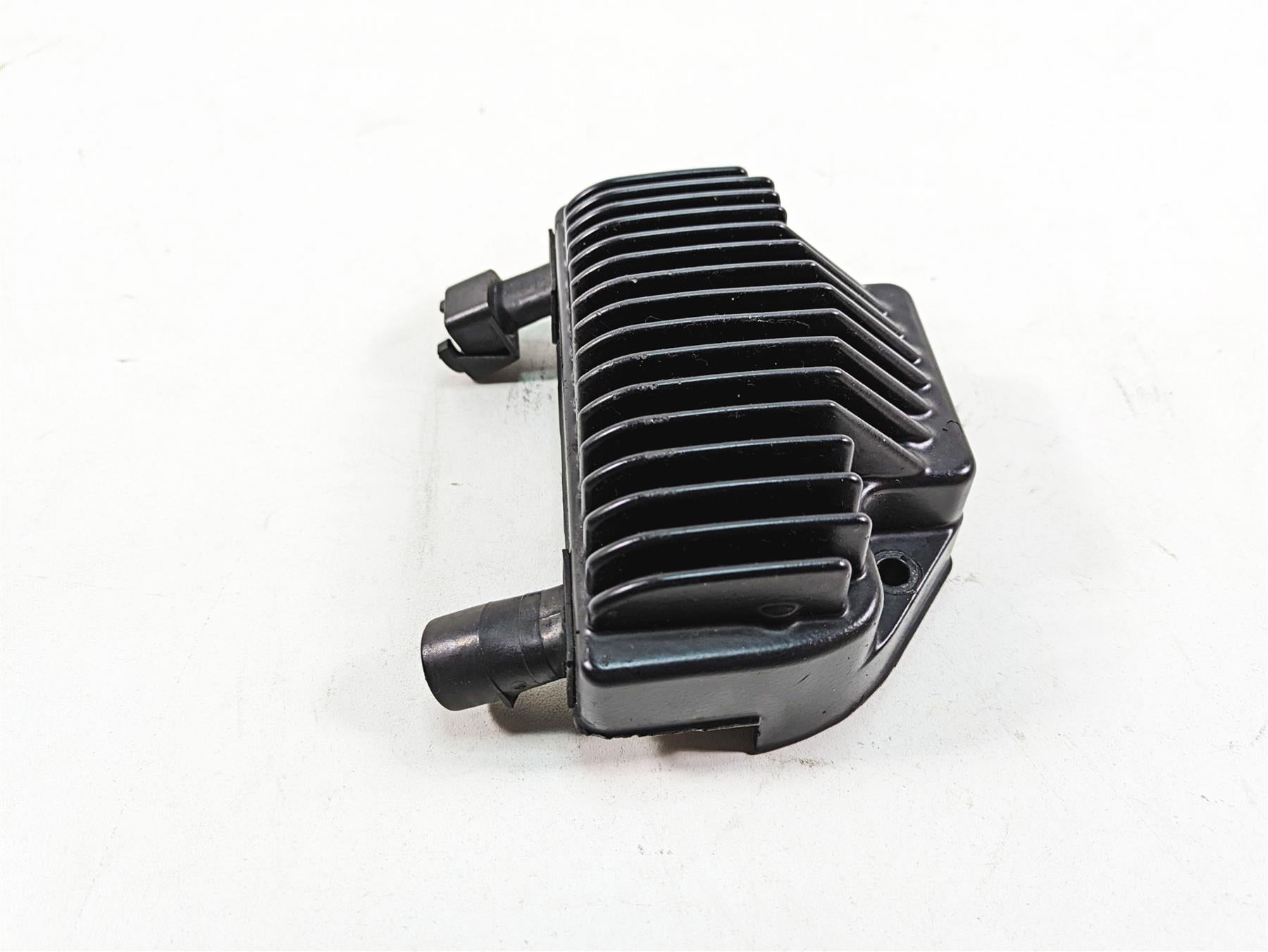 2009 Harley FXDC Dyna Super Glide Custom Rectifier Voltage Regulator 74631-08A {{ shop.shopifyCountryName }} - Mototech271