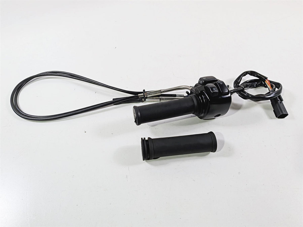 2013 Harley VRSCDX Night Rod Special Right Hand Start Throttle Control Switch 71684-06A-Mototech271