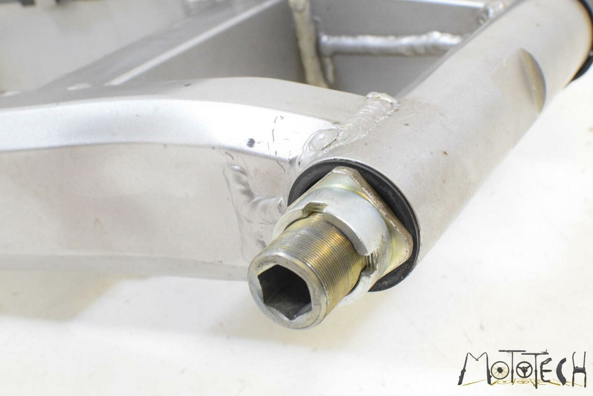 2005 Kawasaki ZZR1200 ZX1200 Rear Swingarm Swing Arm Straight 33001-1624-458 {{ shop.shopifyCountryName }} - Mototech271