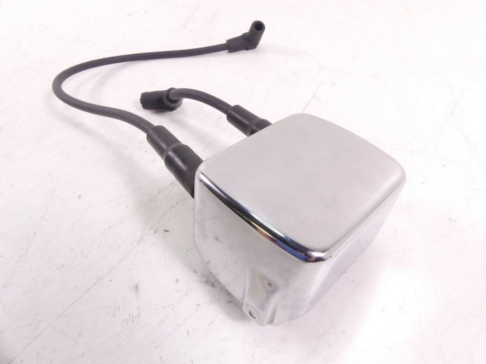 2004 Harley Softail FXSTSI Springer Ignition Coil & Cover 31743-01 {{ shop.shopifyCountryName }} - Mototech271