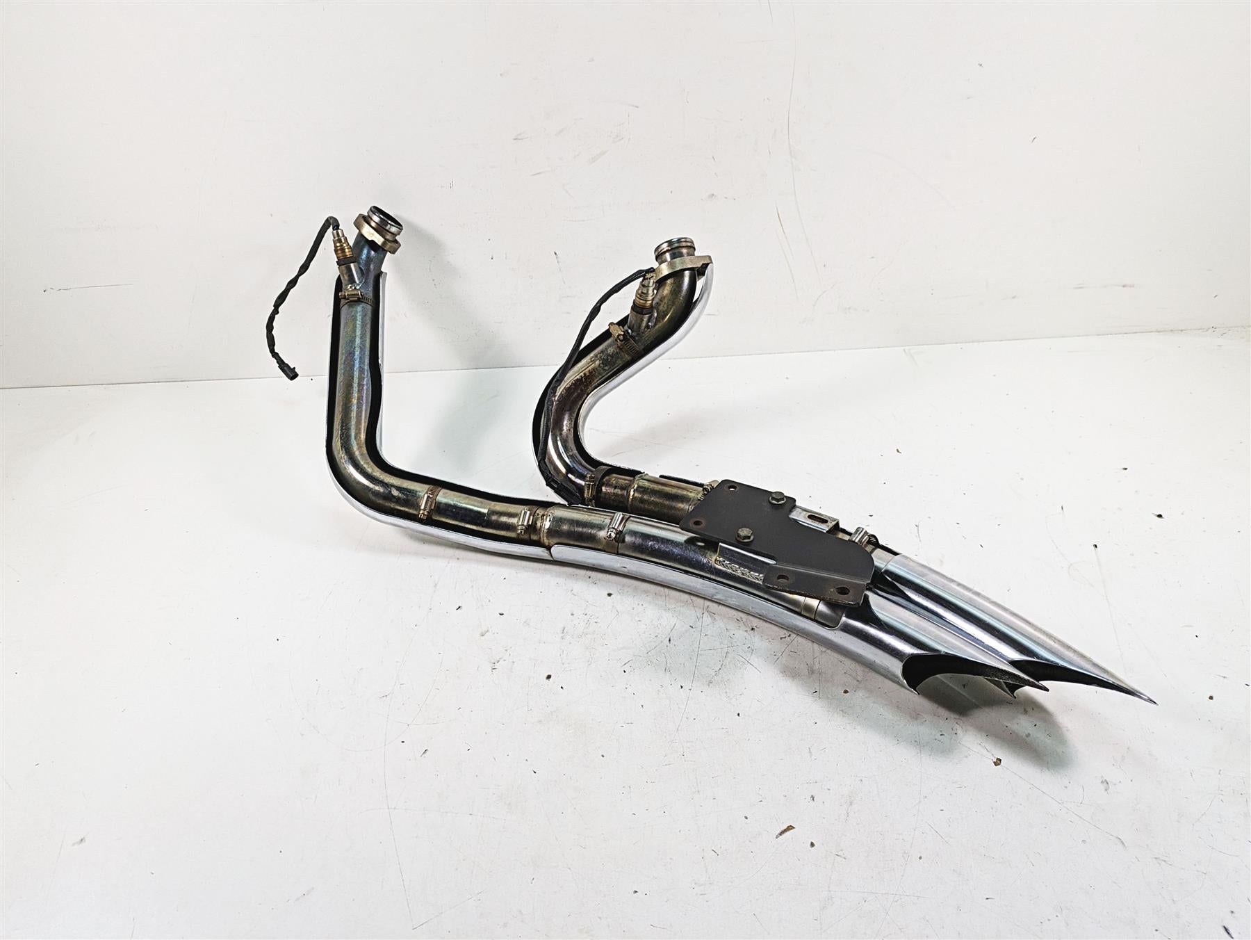 2009 Harley FXCWC Softail Rocker C Vance & Hines Big Radius Exhaust System 26079 {{ shop.shopifyCountryName }} - Mototech271
