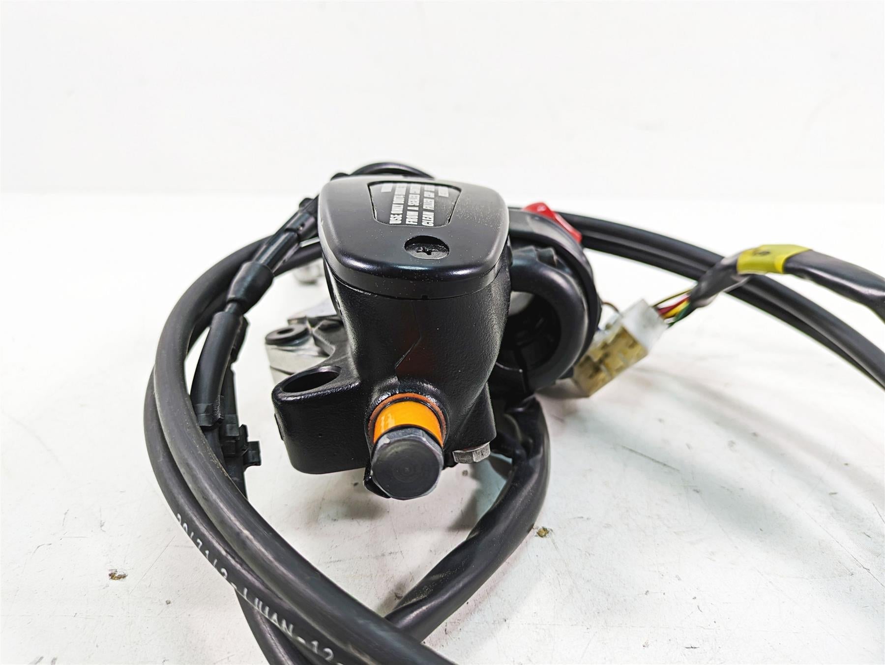 2011 Triumph America Front Brake Master Cylinder & Control Switch Set T2026200 {{ shop.shopifyCountryName }} - Mototech271