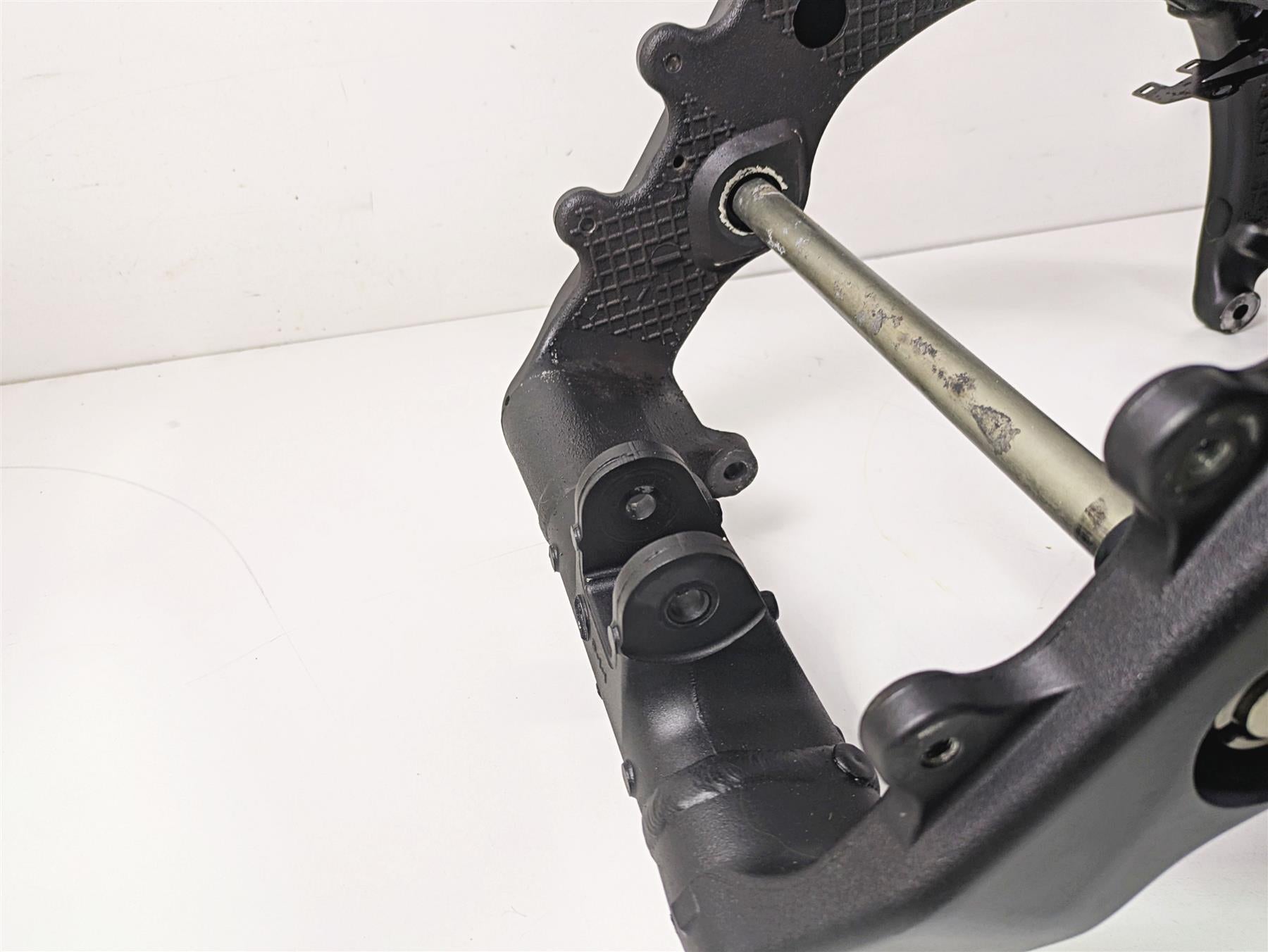 2016 Kawasaki ZX10R Ninja Straight Main Frame Chassis With Salvage Oklahoma Title 32160-0800 32160-1872-18R {{ shop.shopifyCountryName }} - Mototech271
