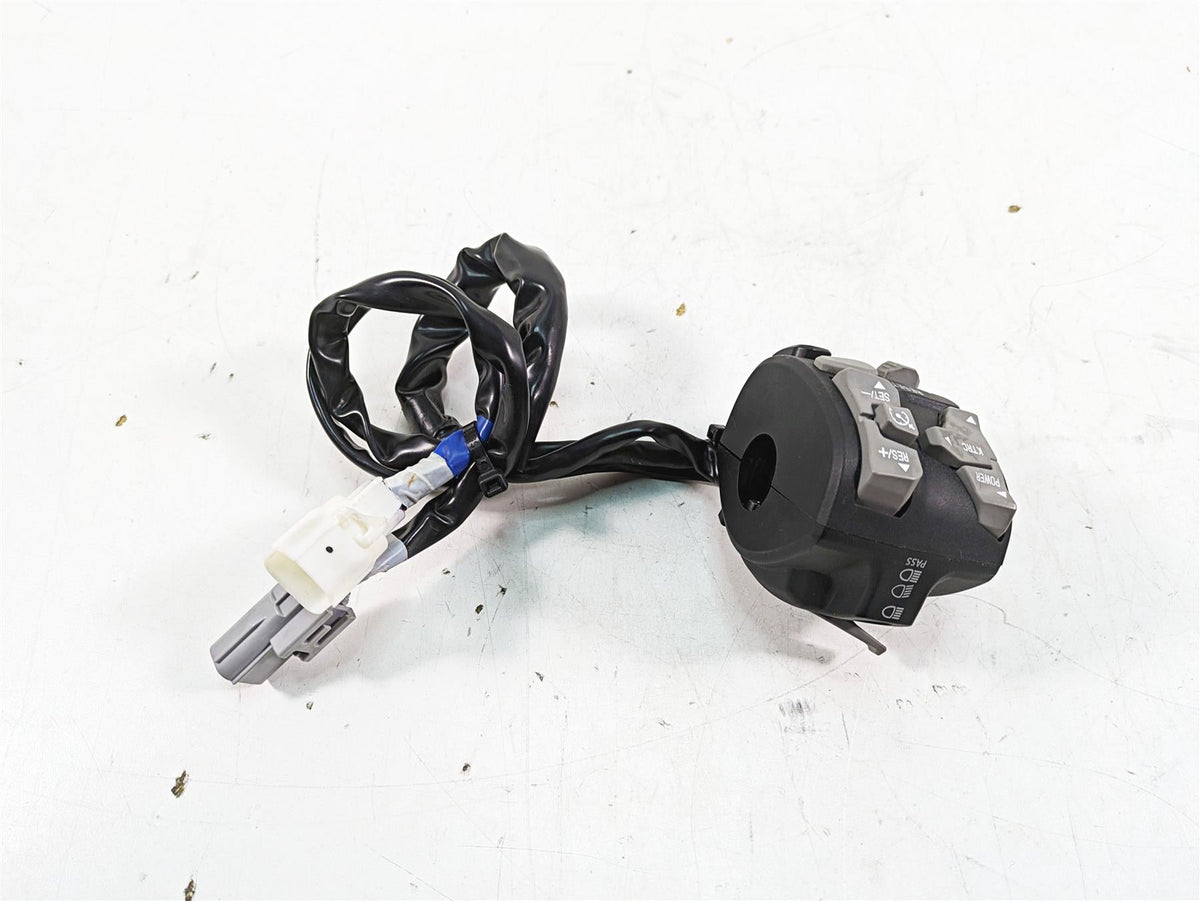 2018 Kawasaki ZX1002 Ninja H2 SX Left Cruise Control Switch - Read 46091-0435 {{ shop.shopifyCountryName }} - Mototech271