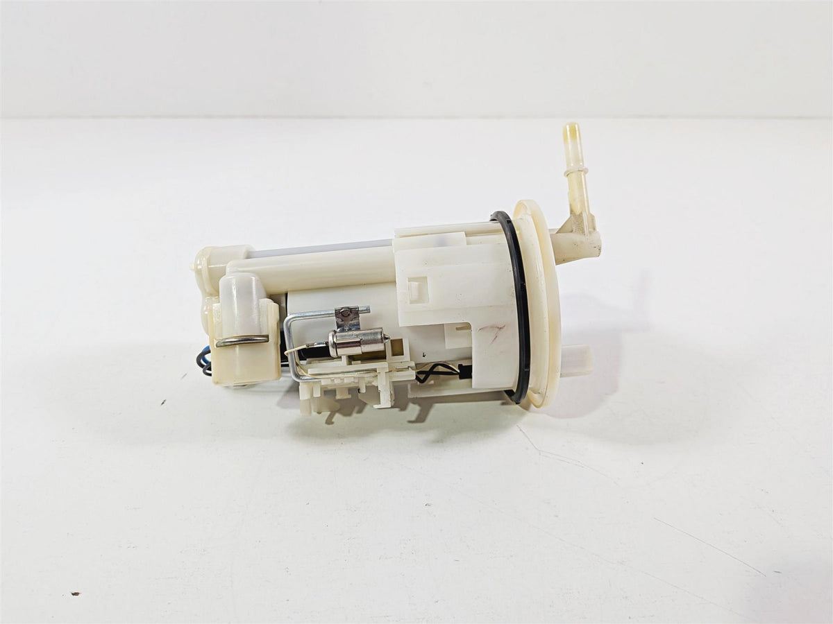 2008 Yamaha YZF R1 RN19 Fuel Gas Petrol Pump - Tested 4C8-13907-00-00 4C8-13907-04-00 {{ shop.shopifyCountryName }} - Mototech271