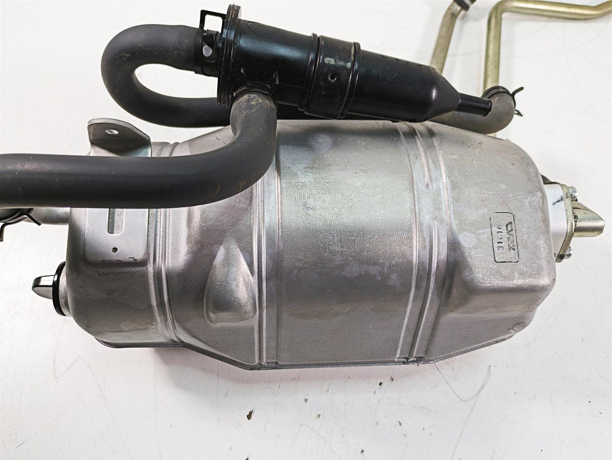 2018 Yamaha YXZ1000R EPS SS Oil Tank Reservoir 2HC-21751-01-00 {{ shop.shopifyCountryName }} - Mototech271