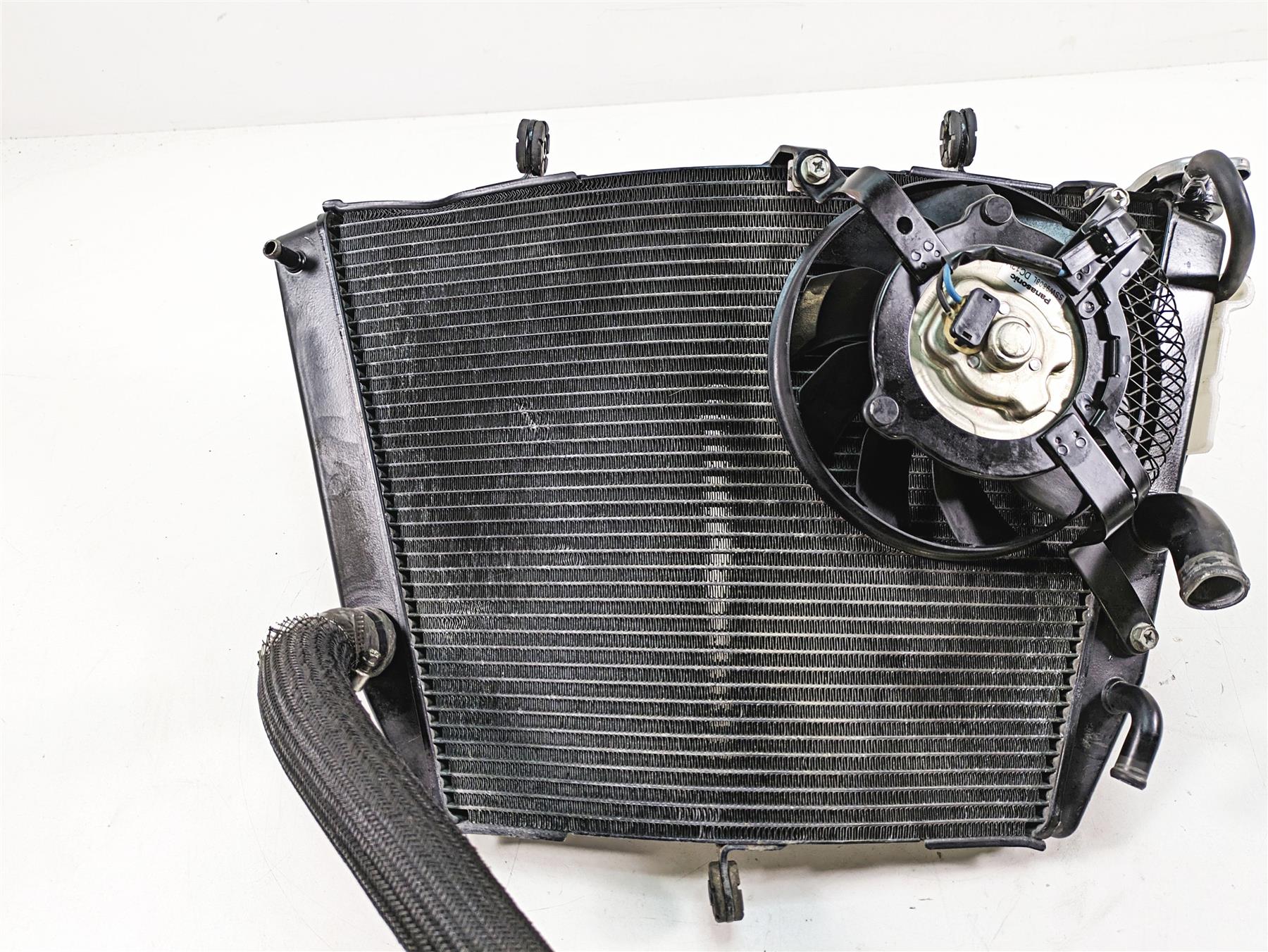 2009 Suzuki GSXR750 K9 Radiator Fan Hoses Reservoir Set - Read 17710-01H10 {{ shop.shopifyCountryName }} - Mototech271