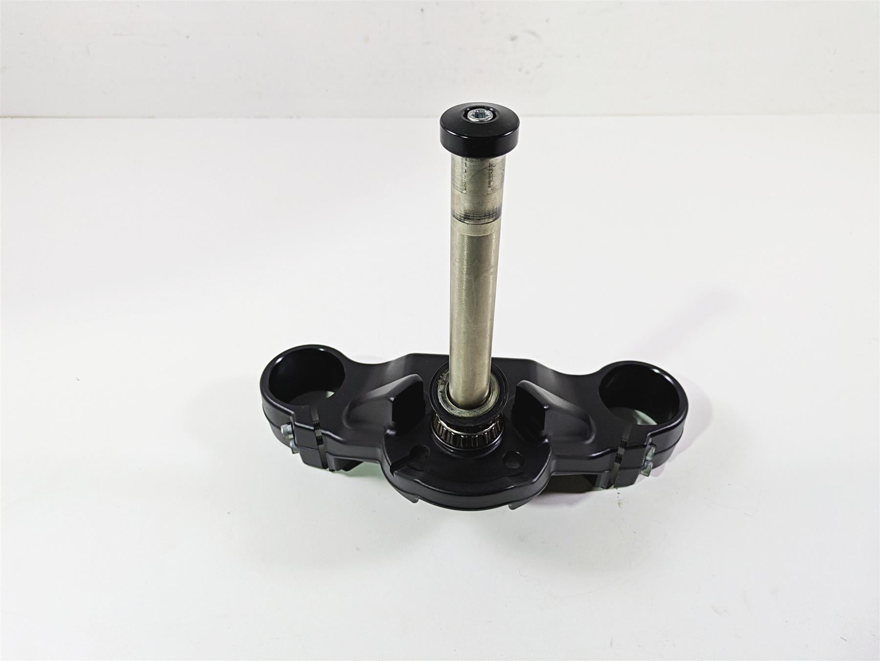 2019 Harley Softail FXDR 114 Lower Triple Tree Steering Clamp 45900221 {{ shop.shopifyCountryName }} - Mototech271