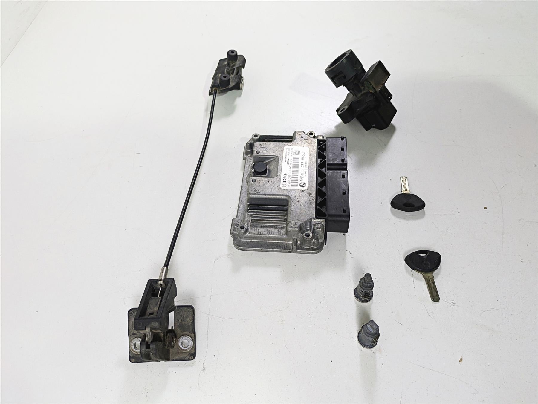 2009 BMW R1200RT K26 Cdi Ecu Ignition Switch Keys Set - Read 13618521661 7722565 {{ shop.shopifyCountryName }} - Mototech271
