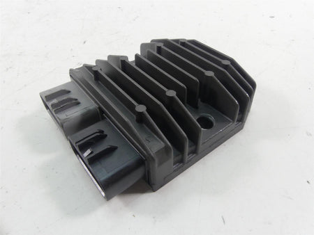 2008 Yamaha FZ1 Fazer Rectifier Voltage Regulator 1D7-81960-00-00 FH012AA {{ shop.shopifyCountryName }} - Mototech271