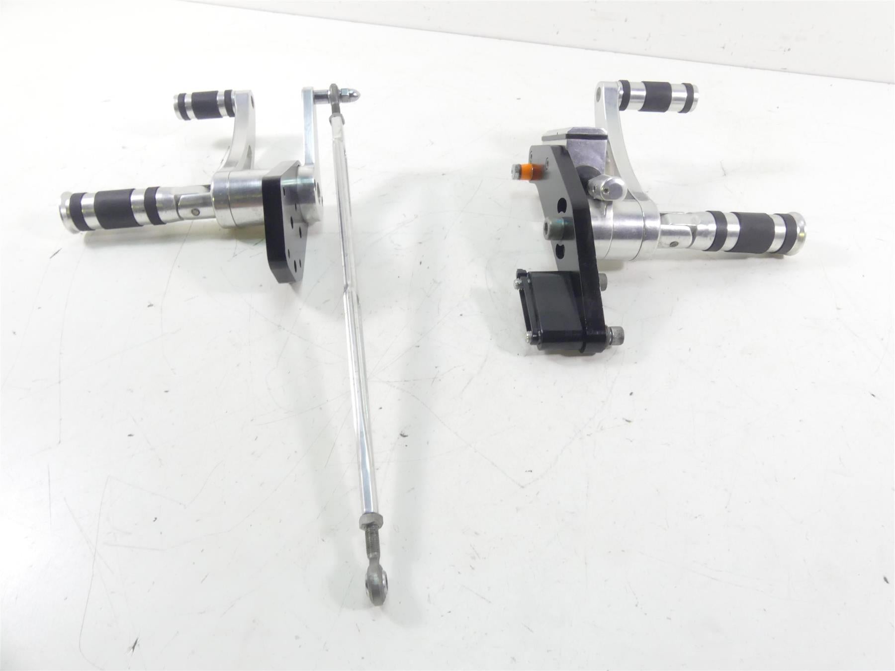 2001 Indian Centennial Scout Front Left Right Foot Control Pegs 41-007 41-008 {{ shop.shopifyCountryName }} - Mototech271
