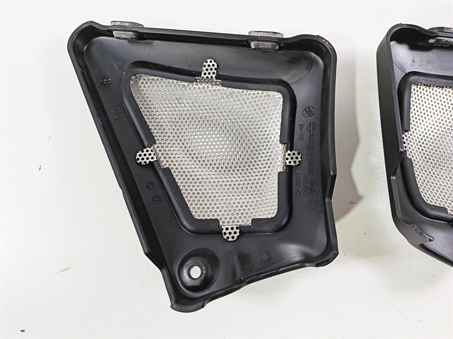 2011 Harley VRSCDX Night Rod Neck Cover Fairing Set 66297-07 66298-07 {{ shop.shopifyCountryName }} - Mototech271
