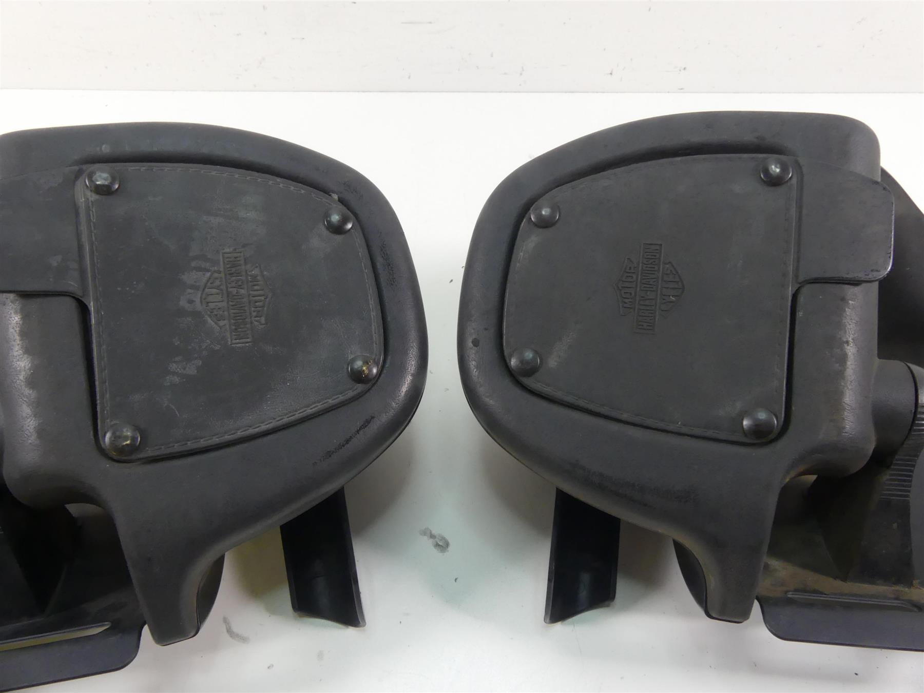 1995 Harley Touring FLHTCU Electra Glide Lower Leg Fairing Cover Set 58683-89B {{ shop.shopifyCountryName }} - Mototech271