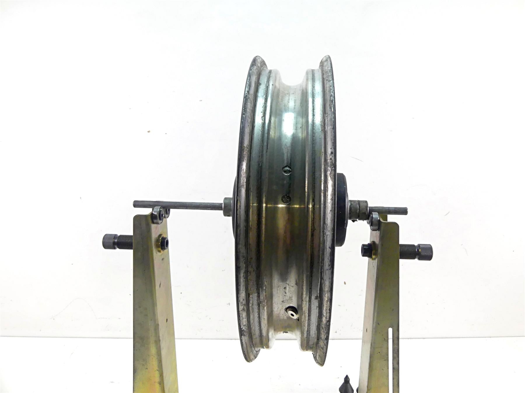 2002 Harley Touring FLHTC Electra Glide Front Wheel Rim 16x3 9 Spoke 43345-00 {{ shop.shopifyCountryName }} - Mototech271