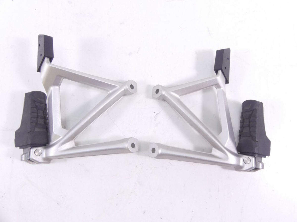 2017 BMW R1200GS GSW K50 Rear Passenger Foot Peg Footpeg Set 46718556265 {{ shop.shopifyCountryName }} - Mototech271