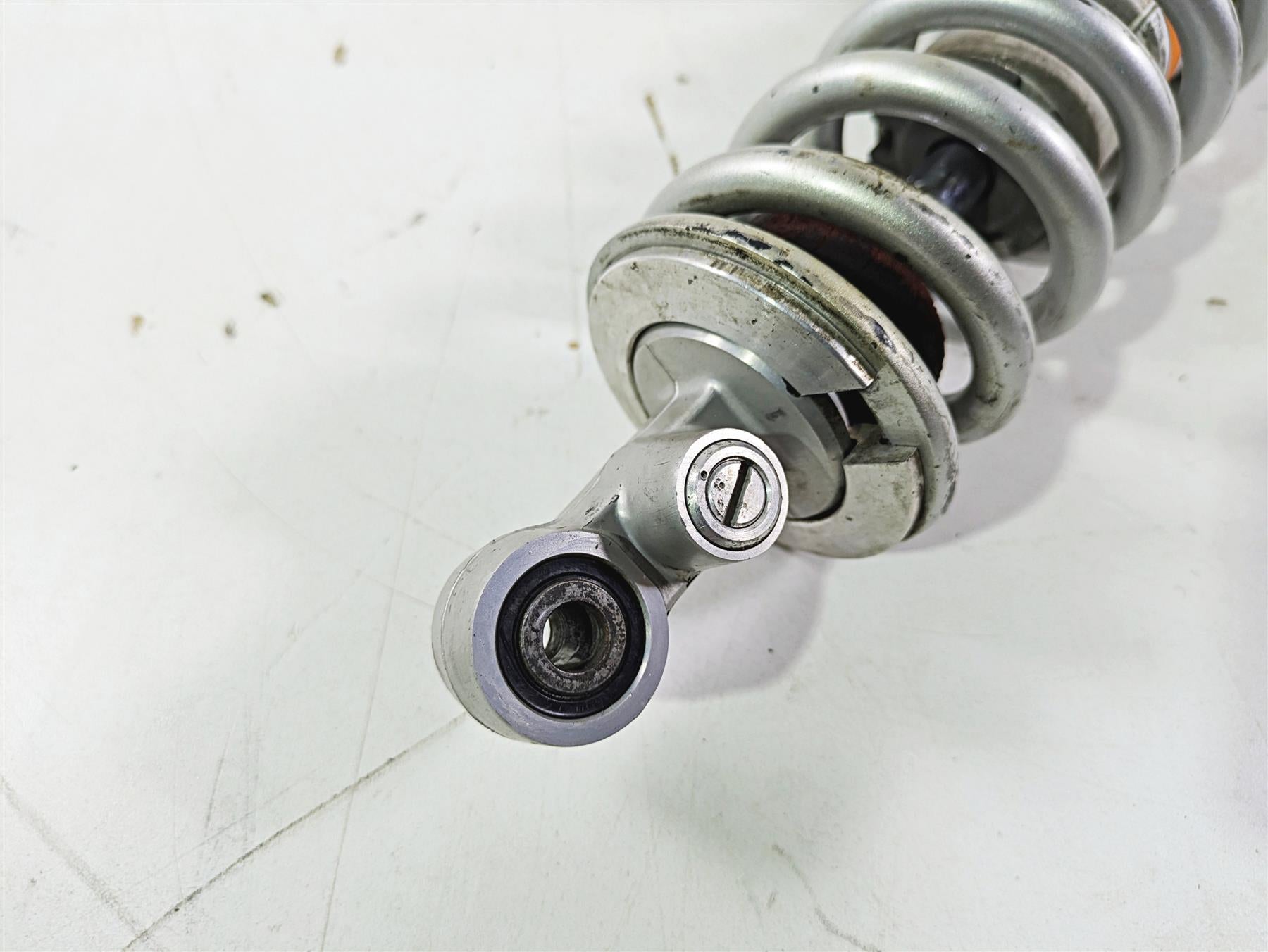 2005 Yamaha YZFR1 YZF R1 Rear Suspension Shock Damper 5VY-22210-10-00 {{ shop.shopifyCountryName }} - Mototech271