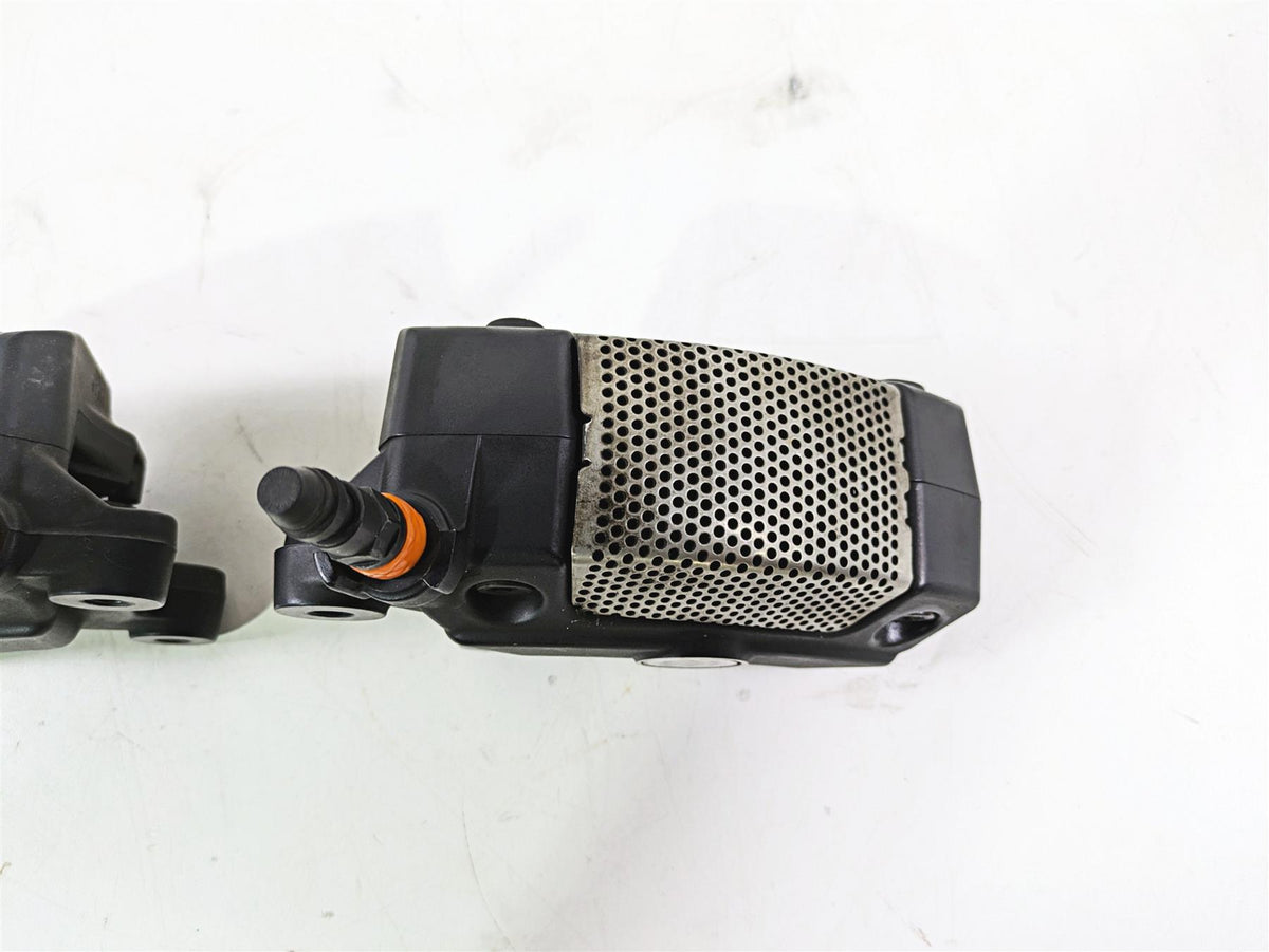 2010 Harley Touring FLHX Street Glide Front Brake Caliper Set 43027-08 44023-08 {{ shop.shopifyCountryName }} - Mototech271