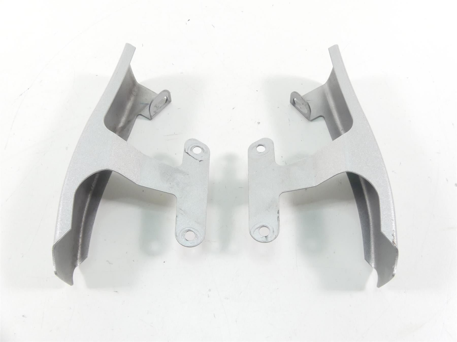 2009 Harley FLHTCU SE4 CVO E-Glide Fender Saddlebag Trim Filler Set 91638-09CZB {{ shop.shopifyCountryName }} - Mototech271