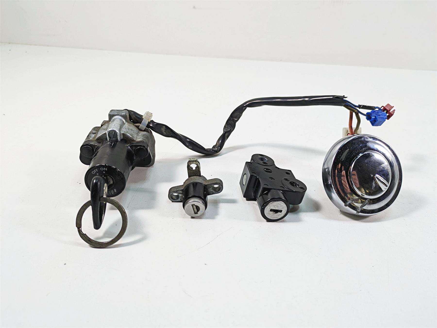 2009 Yamaha XV1900 Raider Ignition Switch Gas Cap Steering Key Lock 5C7-82510-00 {{ shop.shopifyCountryName }} - Mototech271