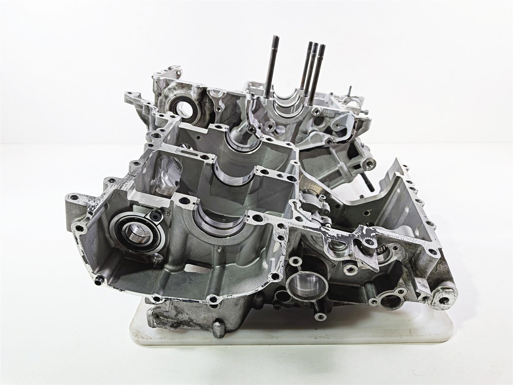 2014 Aprilia RSV4 RR Factory Engine Crankcase Crank Case Jug Set 2A000674 {{ shop.shopifyCountryName }} - Mototech271