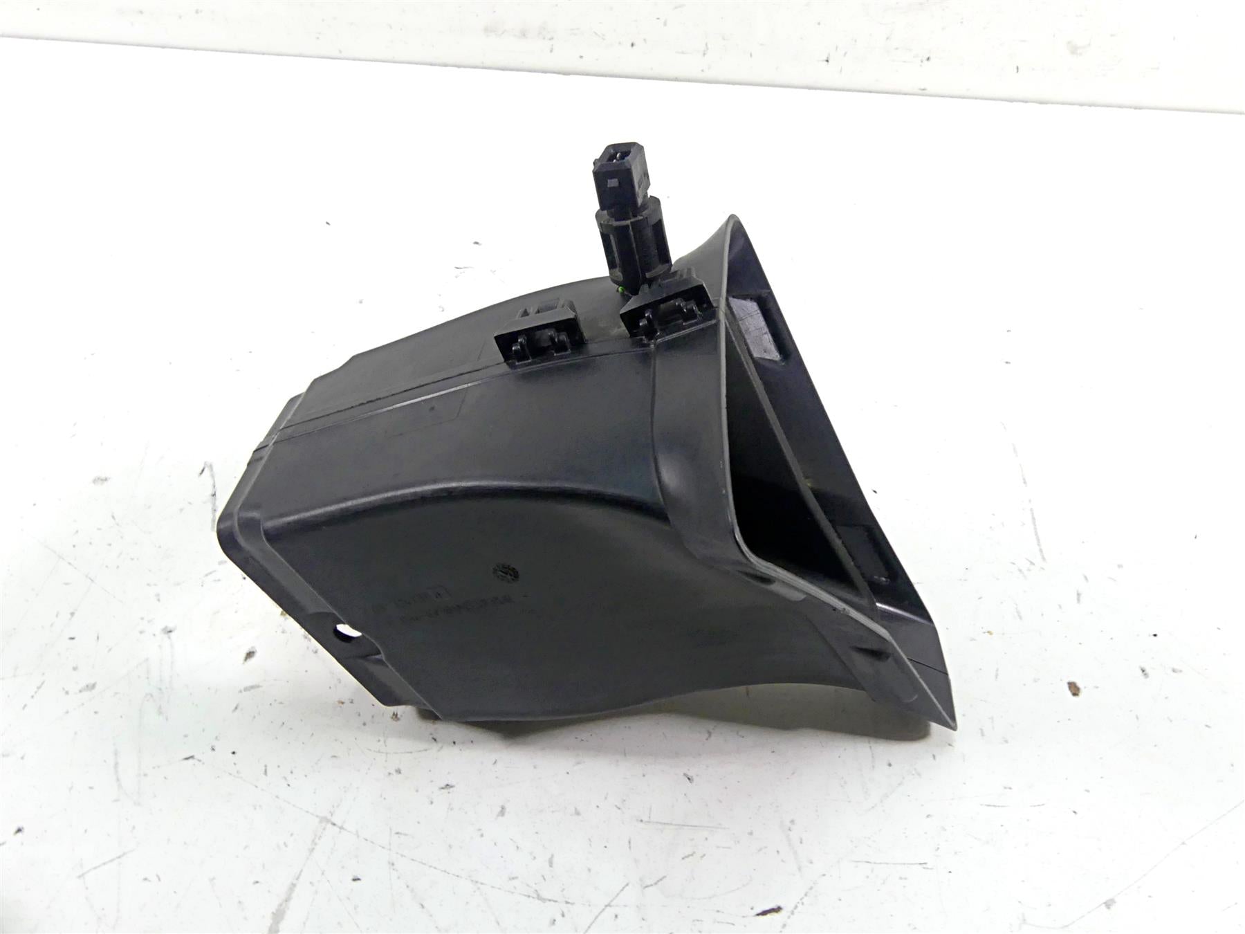 2018 BMW S1000RR K46 Front Center Air Inlet Tube Duct Ram Scoop 8564533 {{ shop.shopifyCountryName }} - Mototech271