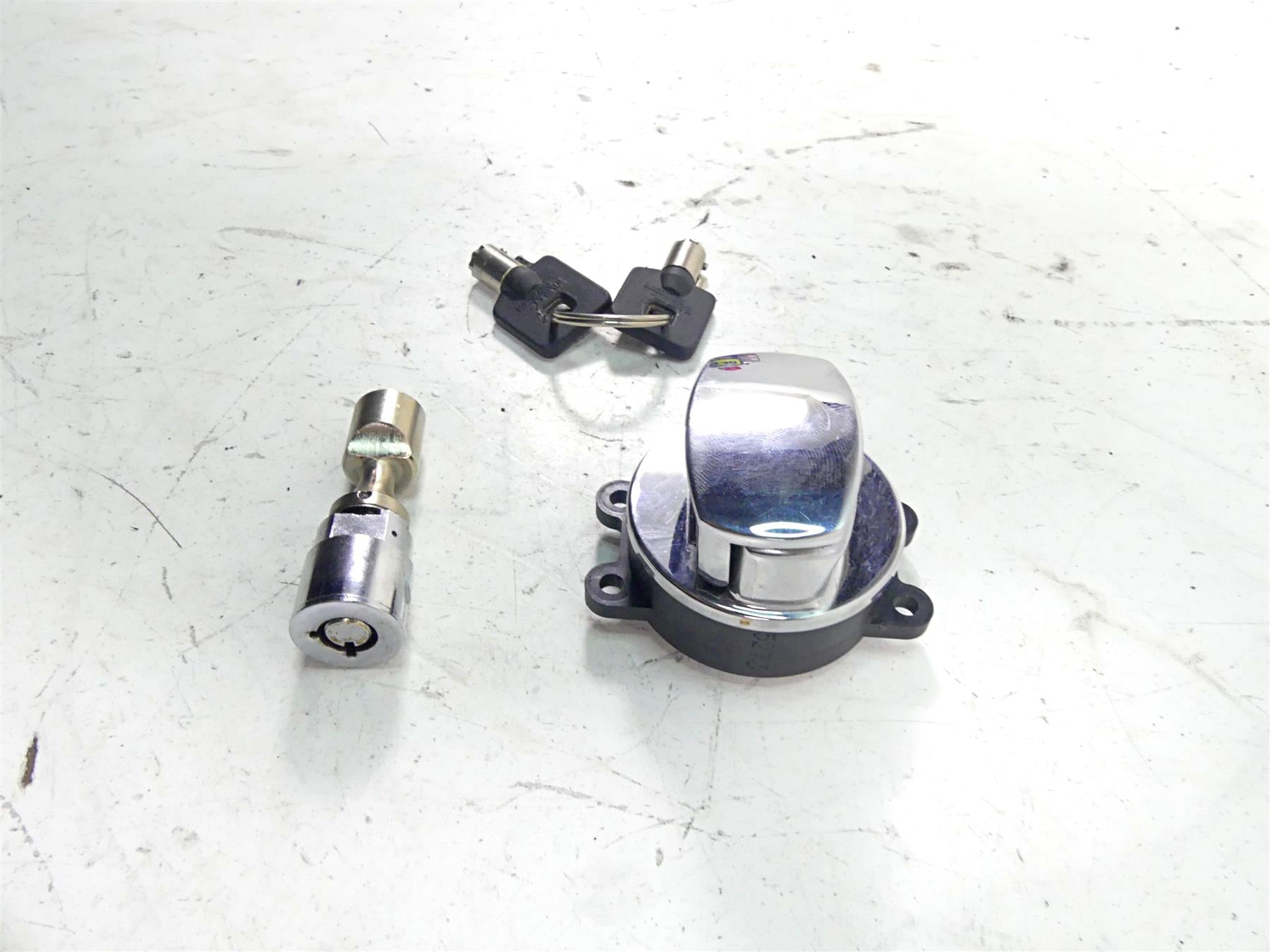 2006 Harley Softail FXSTSI Springer Ignition Switch Key Steering Lock 71450-04 {{ shop.shopifyCountryName }} - Mototech271