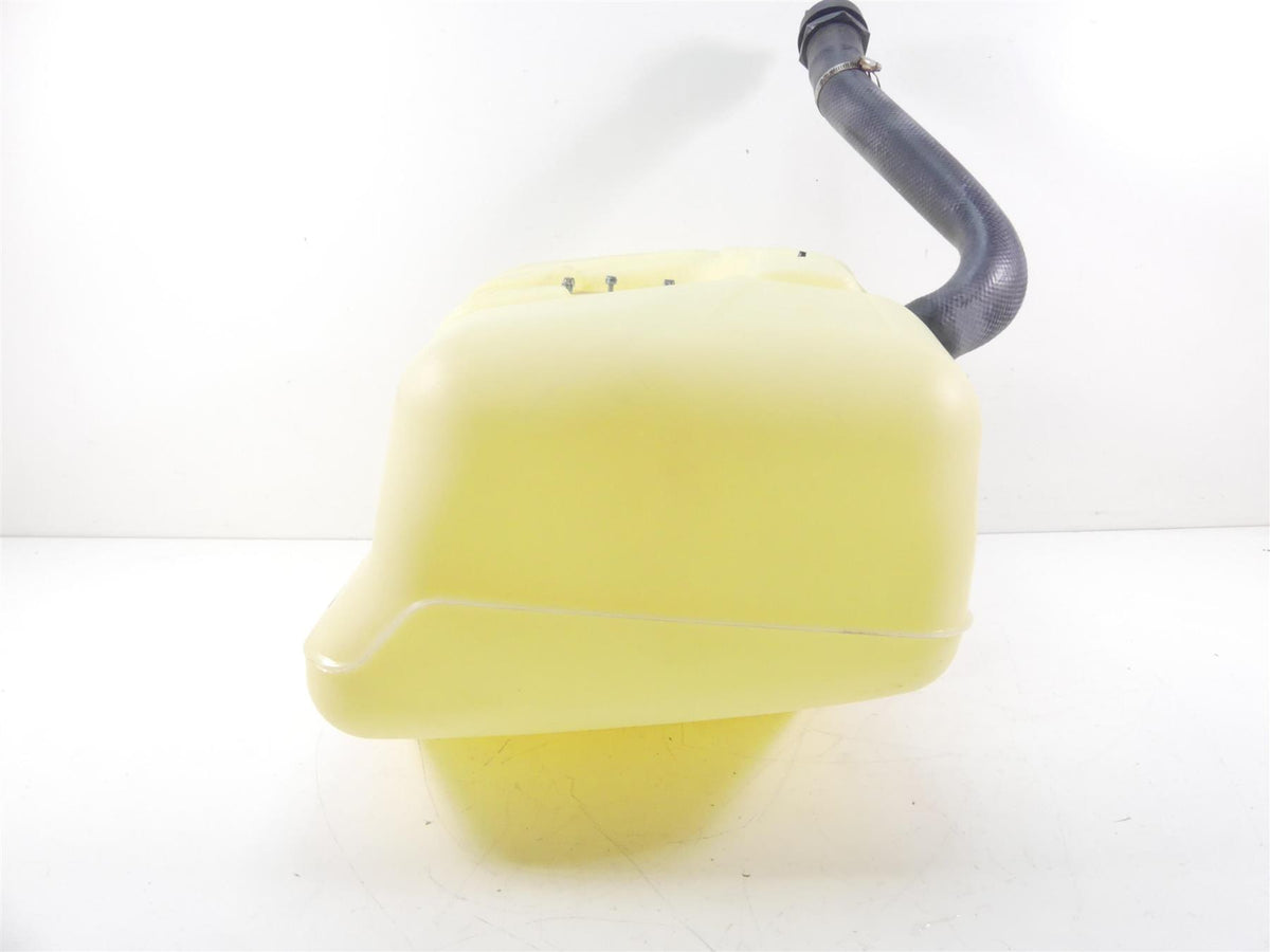 2018 Yamaha Waverunner VX 1800 Cruiser Plastic Fuel Gas Petrol Tank F2S-U7711-02 {{ shop.shopifyCountryName }} - Mototech271