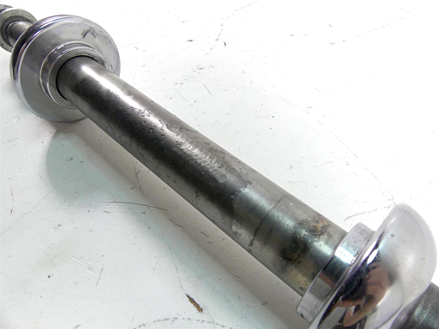 2006 Harley Touring FLHTCU SE E-Glide 1" Front Axle Wheel Spindle 43364-00 {{ shop.shopifyCountryName }} - Mototech271