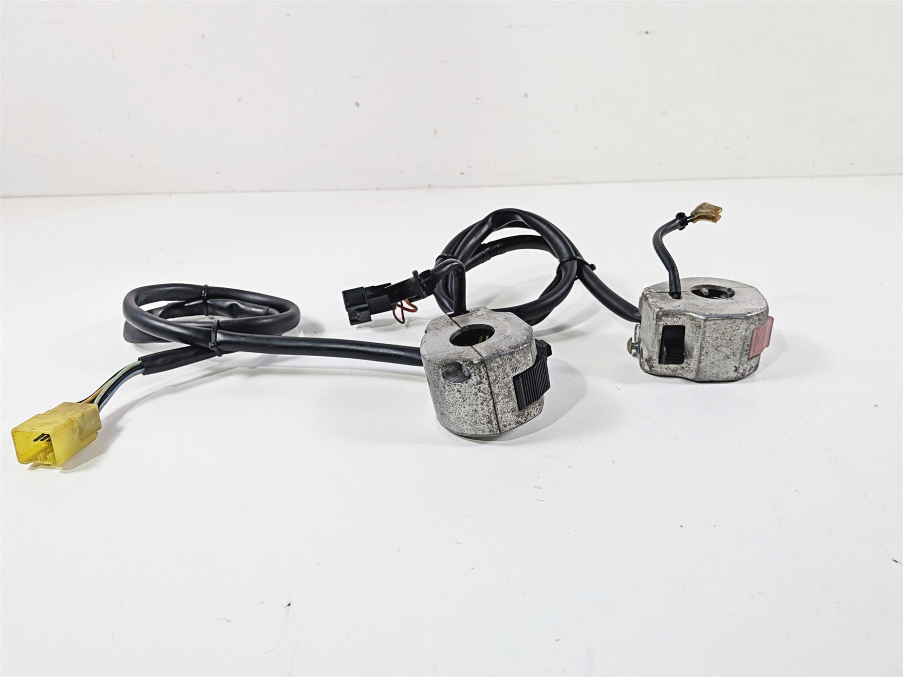 2001 Suzuki VZ800 Marauder Hand Control Switch Set 37200-48E30 37400-48E10 {{ shop.shopifyCountryName }} - Mototech271
