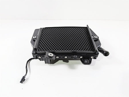 2022 Triumph Tiger 900 GT Pro Left Coolant Radiator And Fan T2104610 {{ shop.shopifyCountryName }} - Mototech271