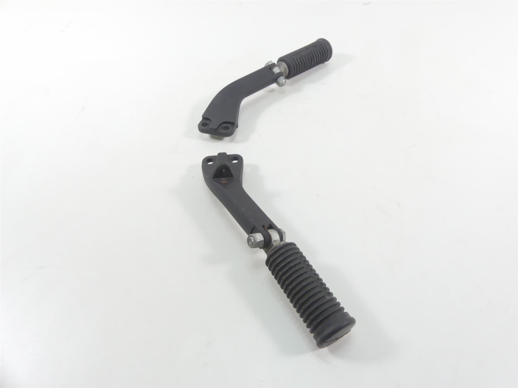 2017 Harley Dyna FXDB Street Bob Passenger Footpeg Foot Peg Rest Set {{ shop.shopifyCountryName }} - Mototech271