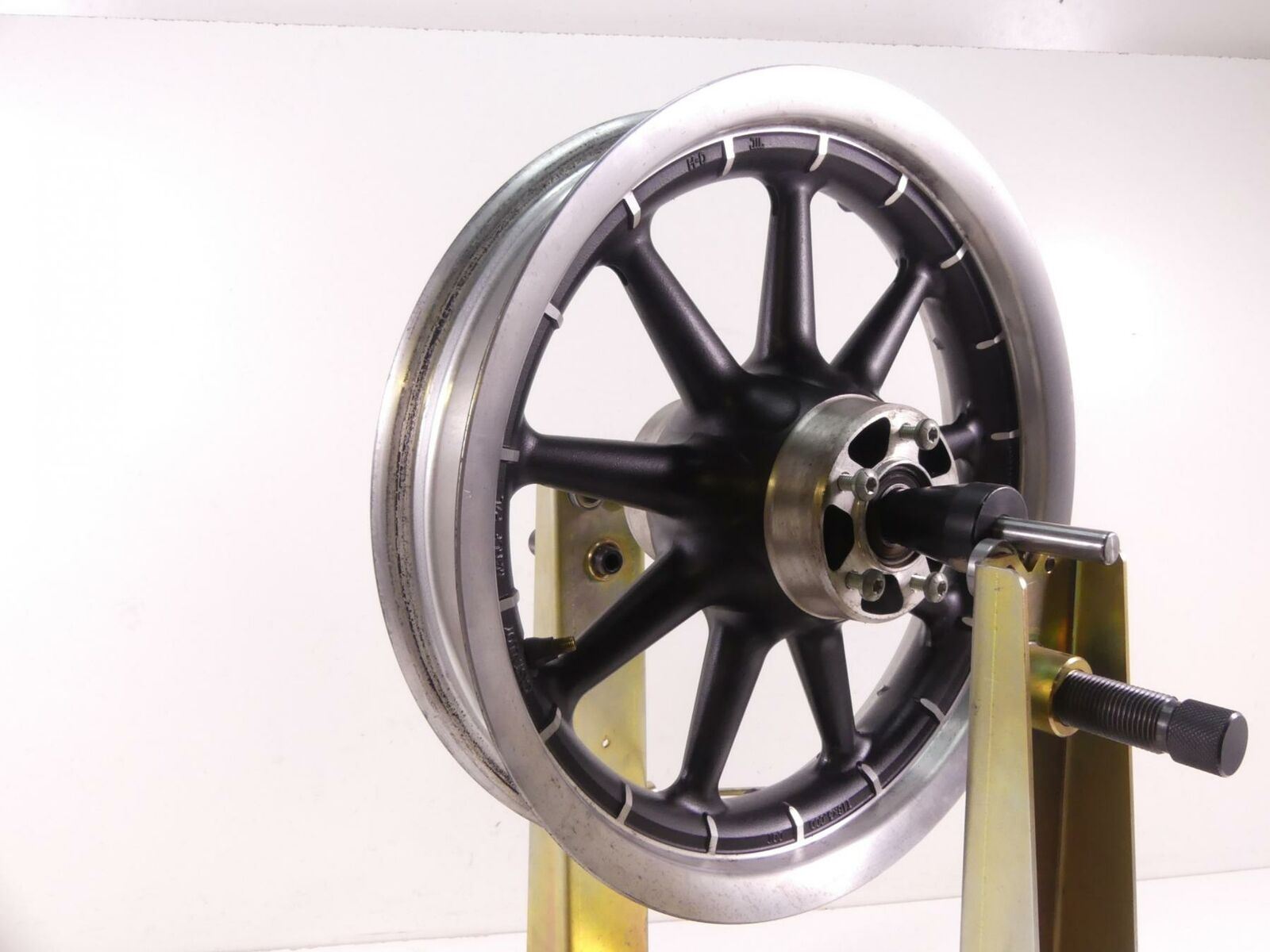 2001 Harley Touring FLHTCUI Electra Glide Front Wheel Rim 16x3 9 Spoke 43493-00 {{ shop.shopifyCountryName }} - Mototech271