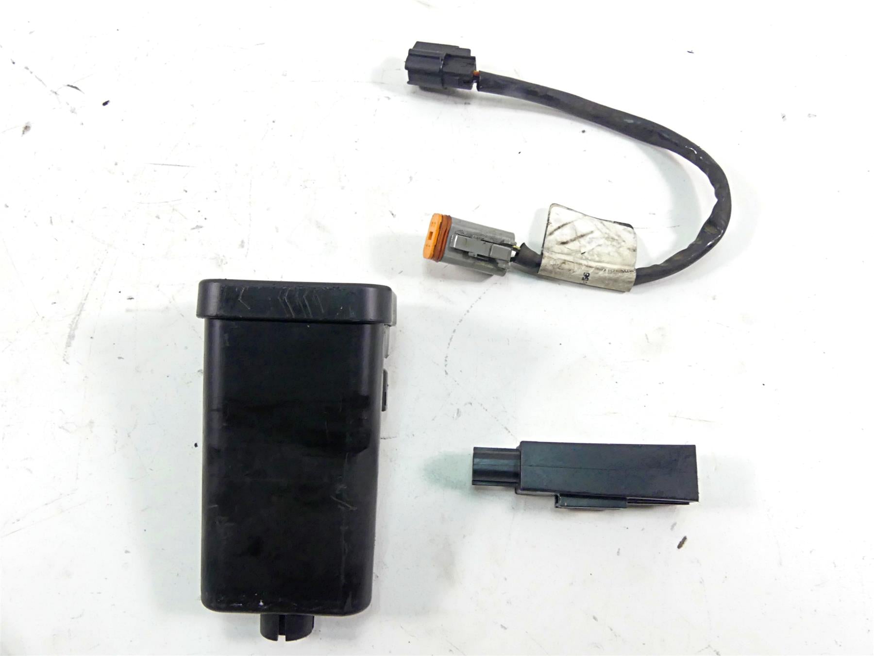 2007 Harley Touring FLHRC Road King Tssm Turn Signal Security Module 68924-07 {{ shop.shopifyCountryName }} - Mototech271