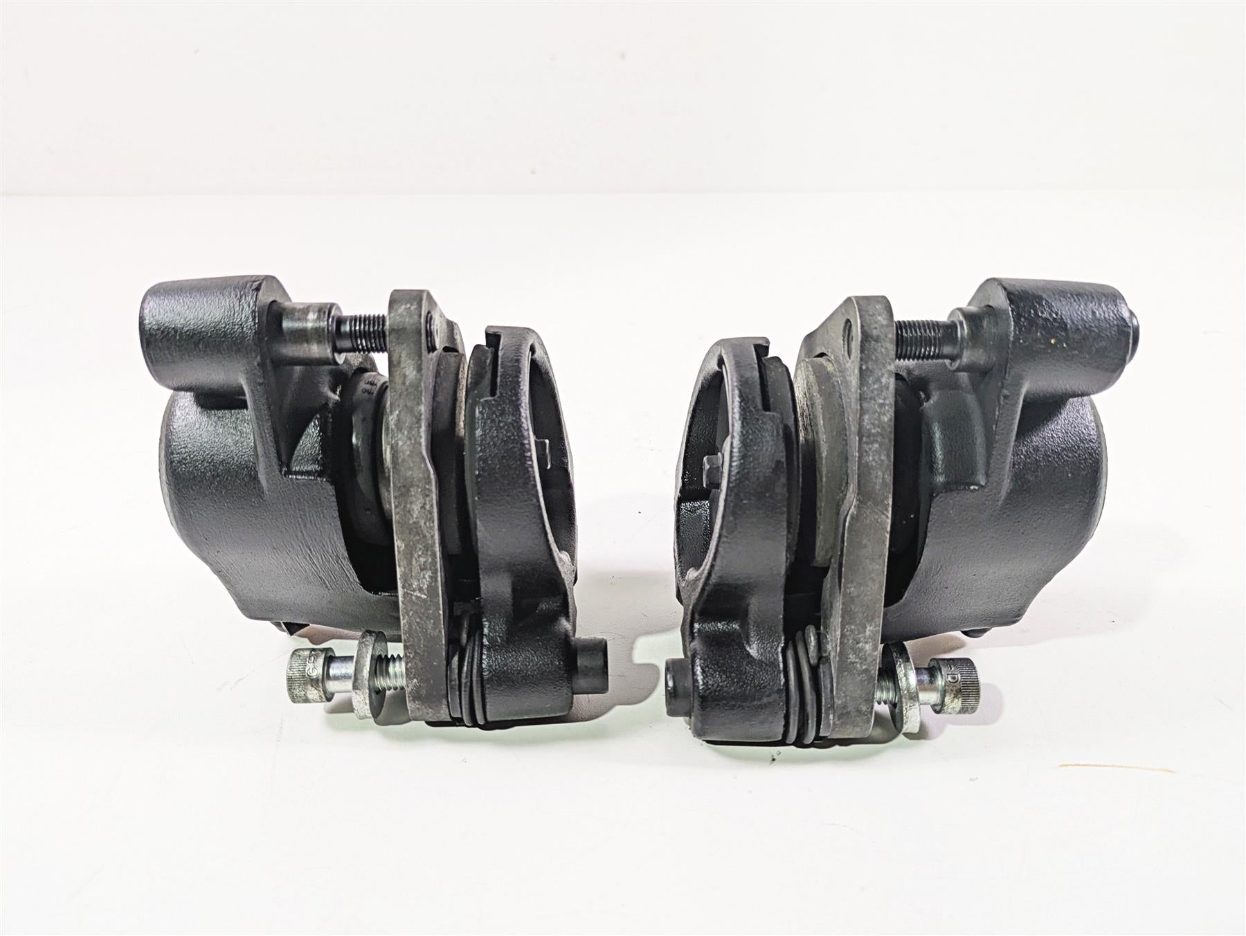 1999 Harley Touring FLHTCUI E-Glide Front Brake Caliper Set 44023-83C 44046-84C {{ shop.shopifyCountryName }} - Mototech271
