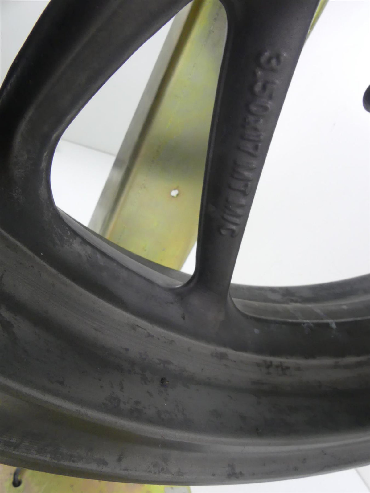 2015 BMW K1600GT K48 Straight Grey Front Wheel Rim 17x3.5 - Read 36317727840 {{ shop.shopifyCountryName }} - Mototech271