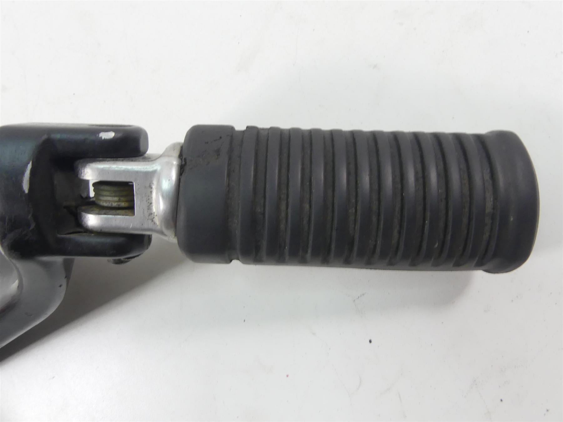 2019 Harley Softail FLSB Sport Glide Right Rider Footpeg Foot Peg 50500746 {{ shop.shopifyCountryName }} - Mototech271