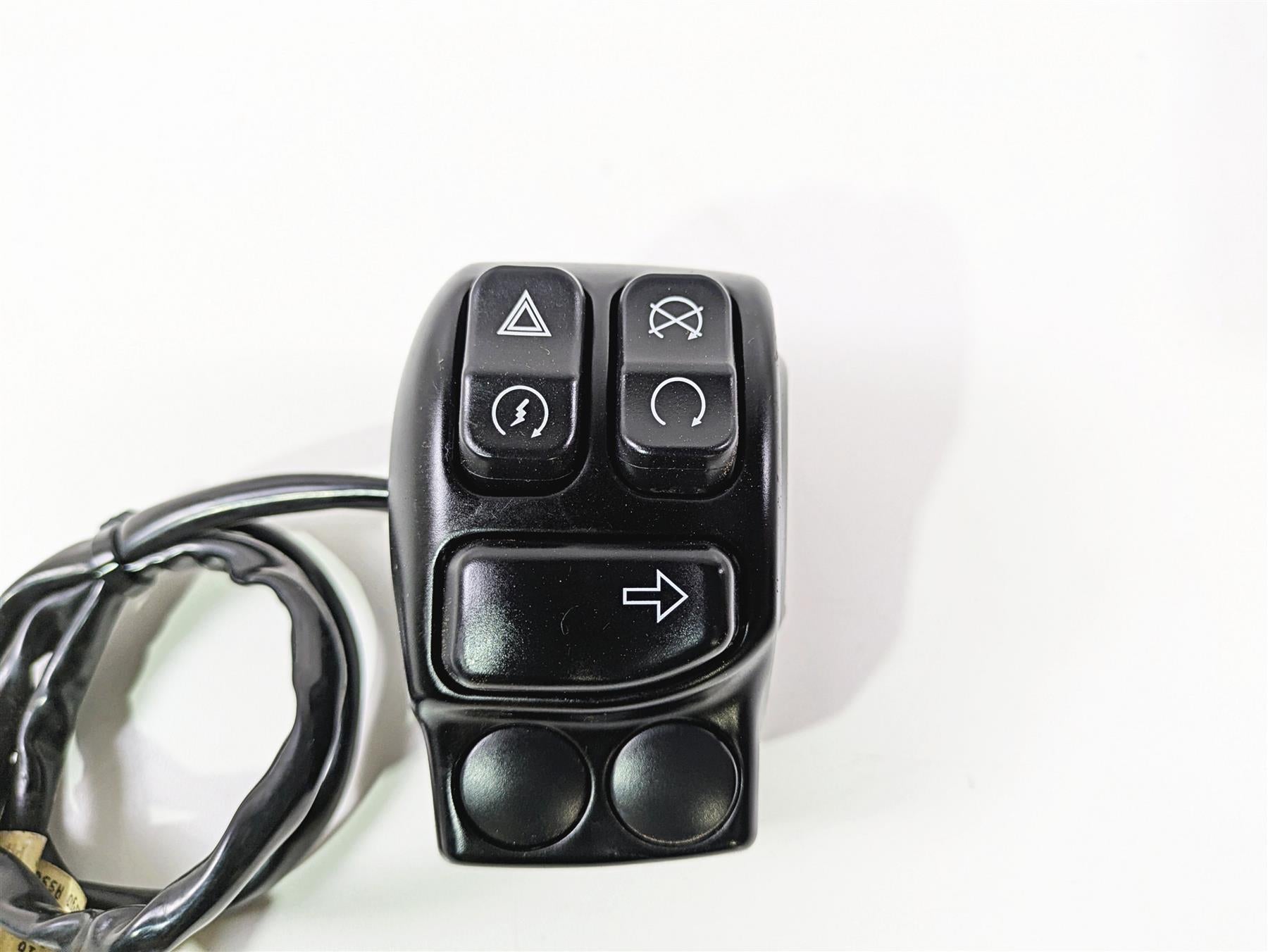 2016 Harley Touring FLHR Road King Right Hand Control Switch 71500127C {{ shop.shopifyCountryName }} - Mototech271