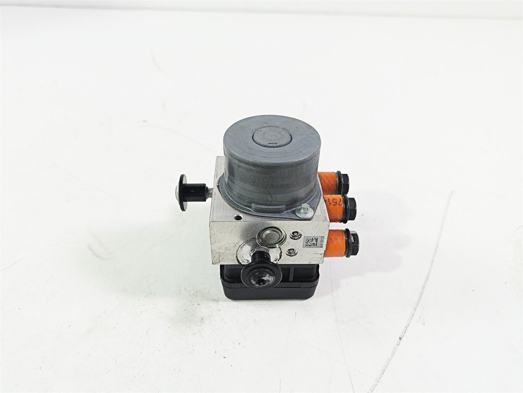 2015 Ducati Hypermotard 821 SP Abs Brake Pump Control Module 54240402A 54240332B {{ shop.shopifyCountryName }} - Mototech271