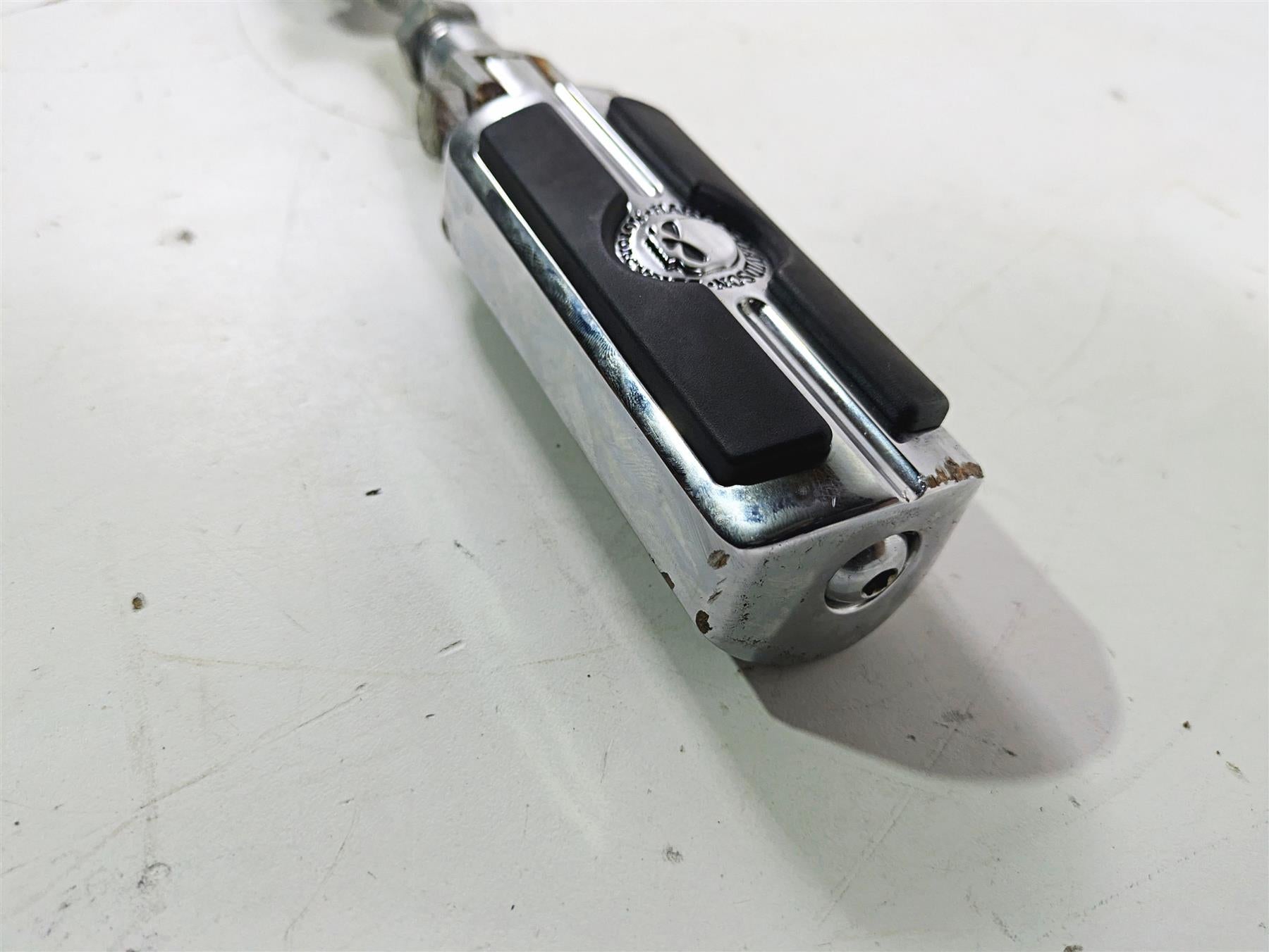 2004 Harley Softail FLSTF Fat Boy Willie G Skull Highway Foot Peg Set 50370-04 {{ shop.shopifyCountryName }} - Mototech271