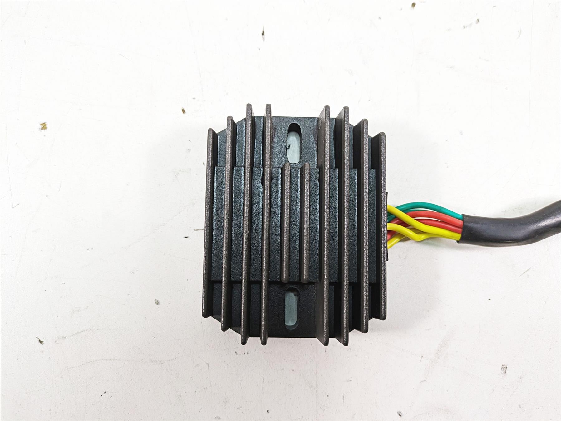 2009 Suzuki GSXR750 K9 Voltage Regulator Rectifier 32800-18H00 32800-47H00 {{ shop.shopifyCountryName }} - Mototech271