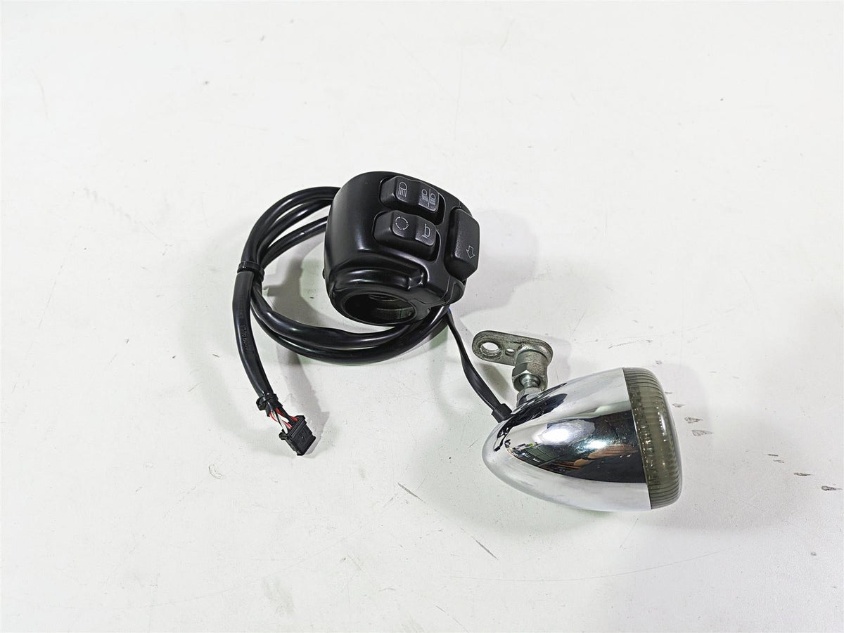 2017 Harley Dyna FXDB Street Bob Left Control Switch & Blinker -READ 71500372A {{ shop.shopifyCountryName }} - Mototech271