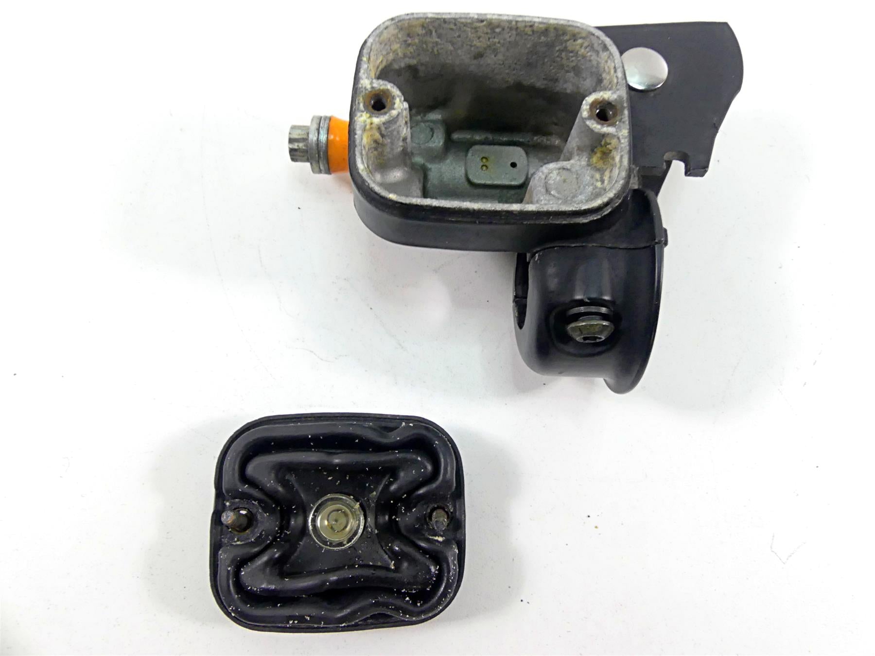 2014 Harley FXDL Dyna Low Rider Front 11/16 Brake Master Cylinder 45170-08F {{ shop.shopifyCountryName }} - Mototech271