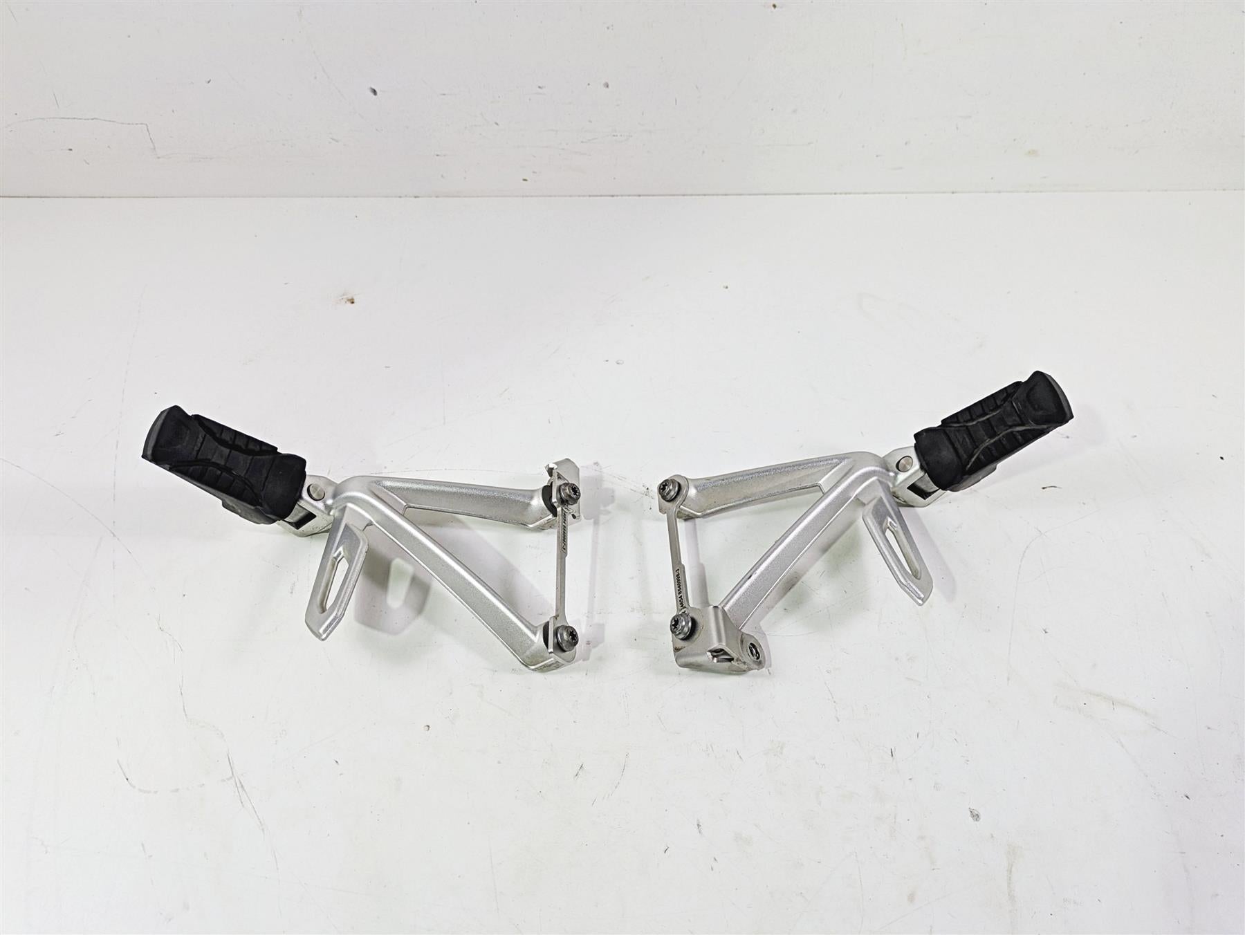 2015 BMW R1200 GS Adv K51 Rear Passenger Footpeg Set 46718526741 46718526742