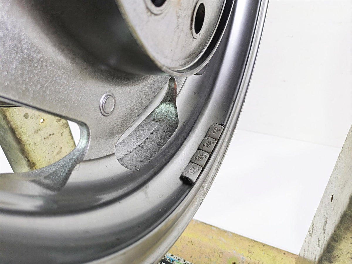 2008 Kawasaki VN1600 Vulcan Nomad Straight 16x4.5 Rear Wheel Rim 41073-0032 {{ shop.shopifyCountryName }} - Mototech271