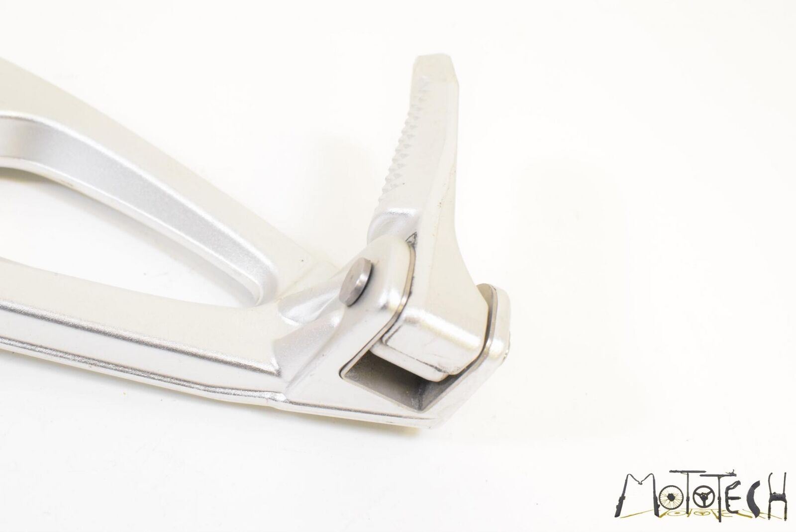 2006 BMW K1200S K1200 S K40 Rear NICE Passenger Footpeg Rest SET 46717660170 {{ shop.shopifyCountryName }} - Mototech271