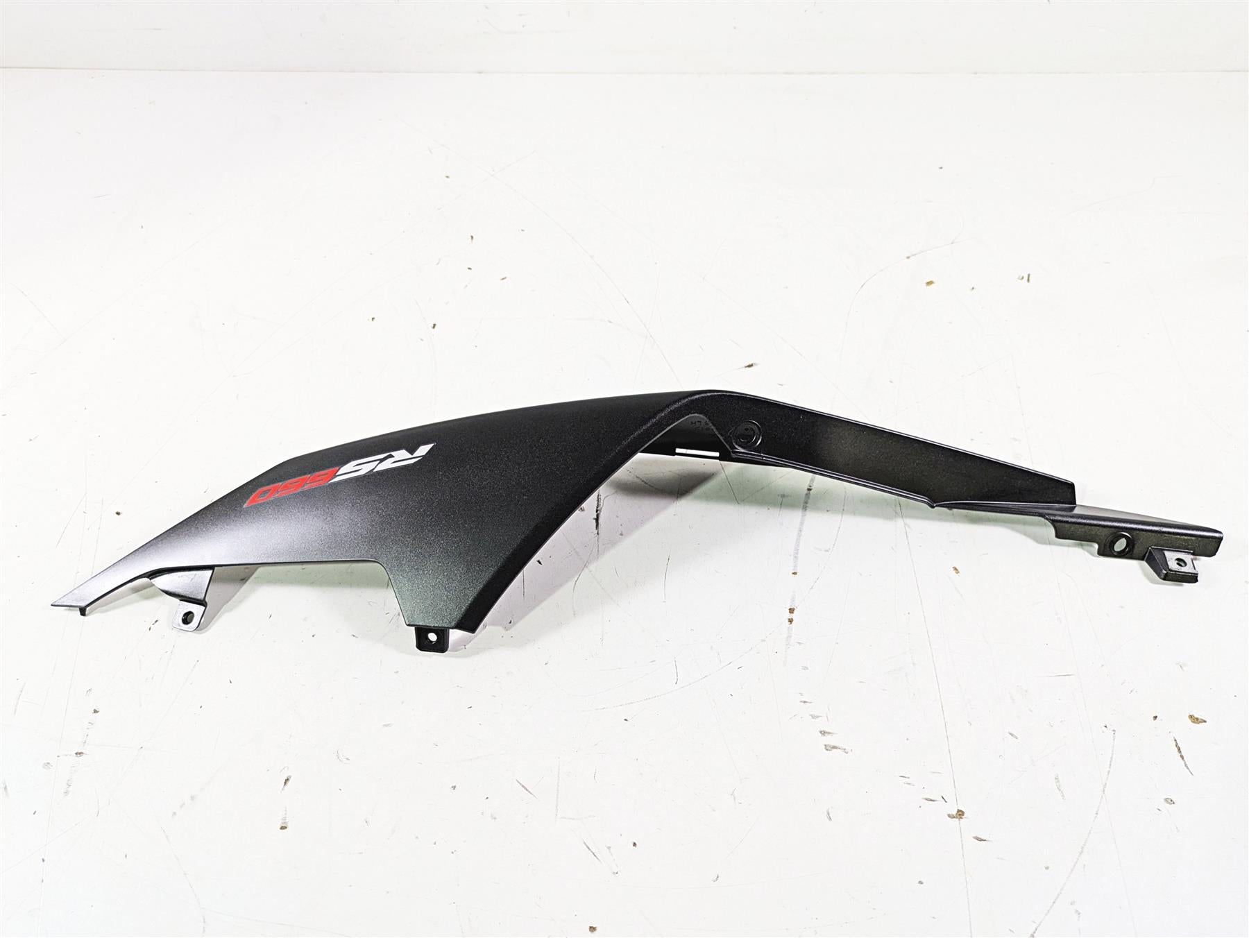 2021 Aprilia RS660 Left Rear Tail Cover Fairing Plastic Cowl 2B006648 {{ shop.shopifyCountryName }} - Mototech271