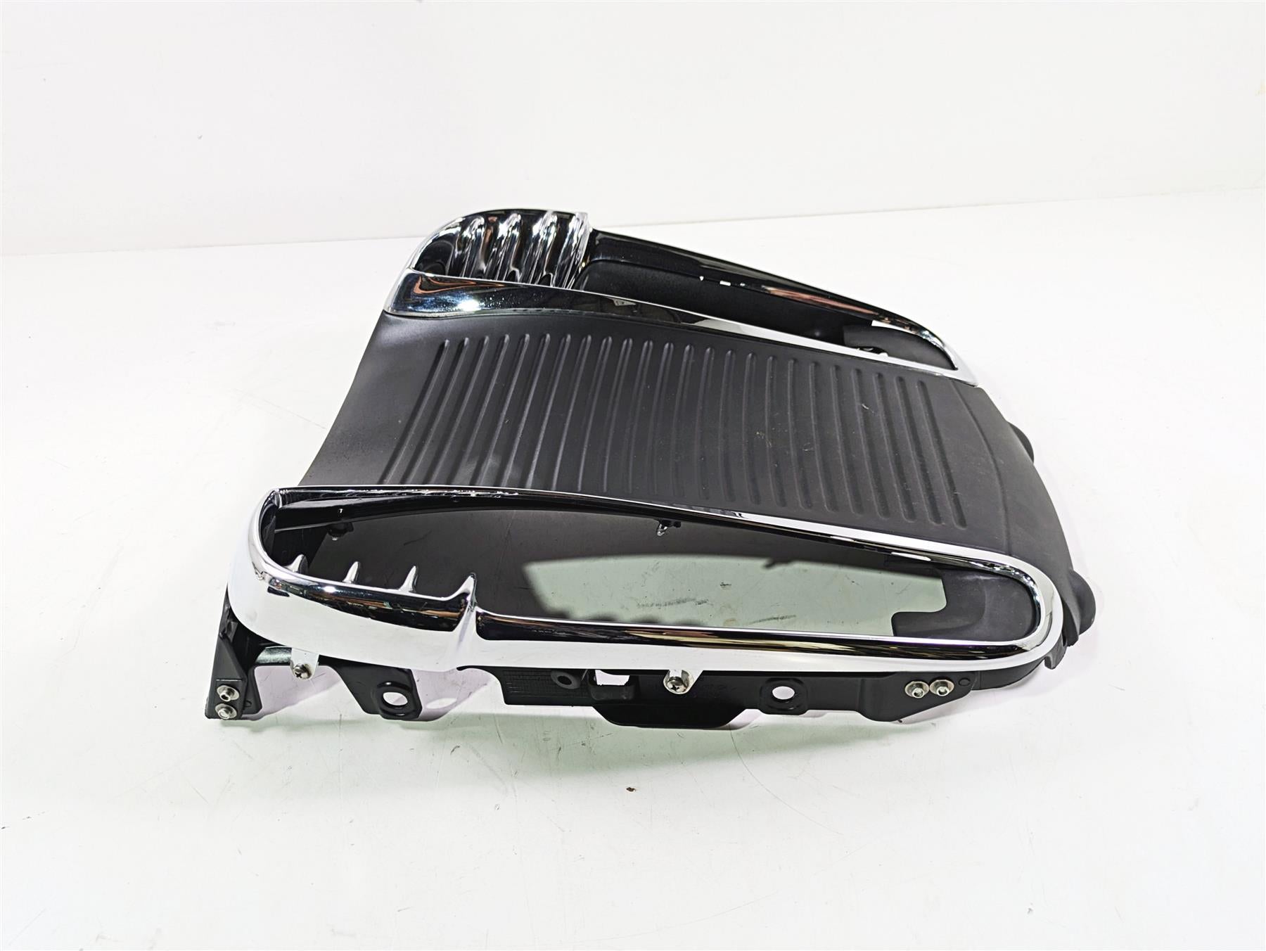 2006 Harley VRSCR Street V-Rod Radiator Center Cover Fairing 26788-01 {{ shop.shopifyCountryName }} - Mototech271