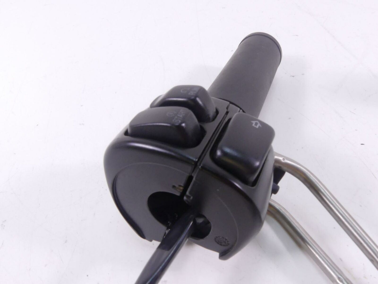 2009 Harley Sportster XR1200 Right Start Kill Control Switch Throttle 71684-06A {{ shop.shopifyCountryName }} - Mototech271